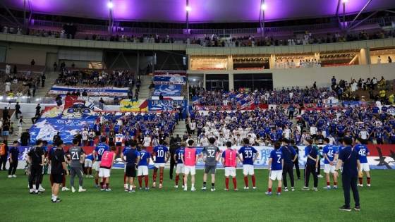 요코하마 F.마리노스 선수단과 서포터. /사진=요코하마 F.마리노스 공식 사회관계망서비스(SNS)