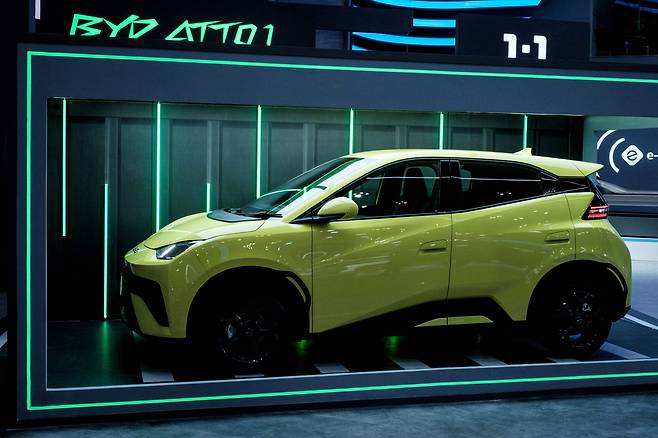 지난 7월 인도네시아 자카르타에서 열린 제32회 가이킨도 인도네시아 국제 오토쇼(GIIAS)에서 BYD 아토1이 전시돼 있다. / AFP=연합