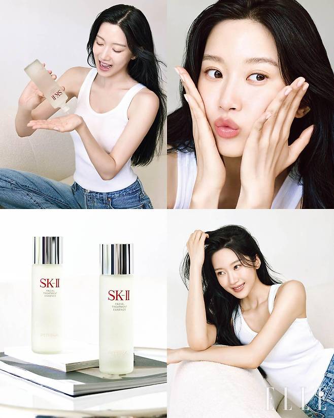 화이트 슬리브리스는 Isabel Marant. 데님 팬츠는 Levi’s.