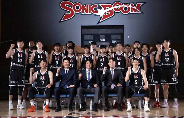 프로농구 수원 KT 소닉붐이 문경은 신임 감독 체제를 갖춘 가운데, 부산 KCC와 2025-2026시즌 홈 개막전을 치른다. KT 제공