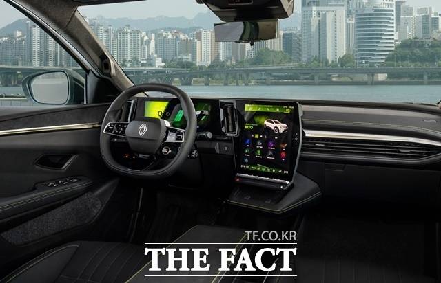 르노 세닉 내부 운전석. /르노코리아