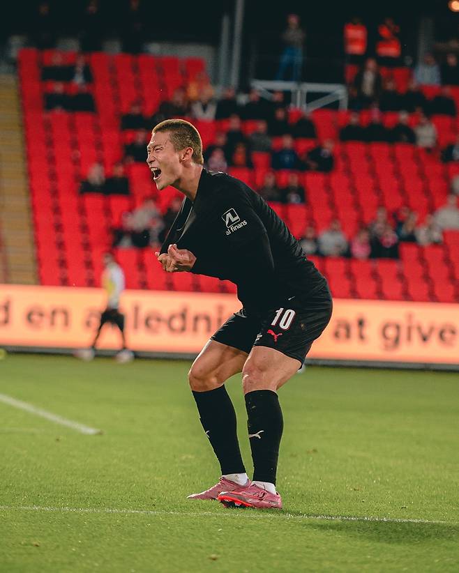 미트윌란 SNS 캡처