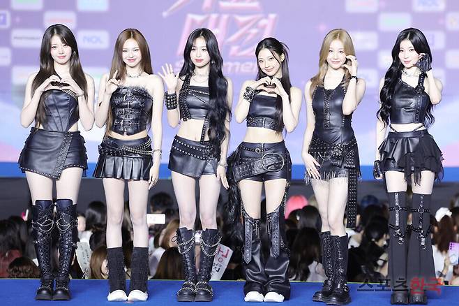 2025 SBS 가요대전 썸머 블루카펫 행사에 참석한 그룹 베이비몬스터. 25.7.27 ⓒ이혜영 기자 lhy@hankooki.com