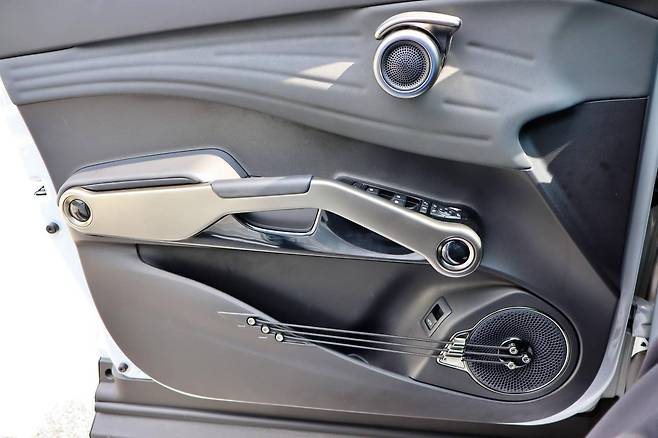 BYD 아토 3 도어트림 / 출처=IT동아