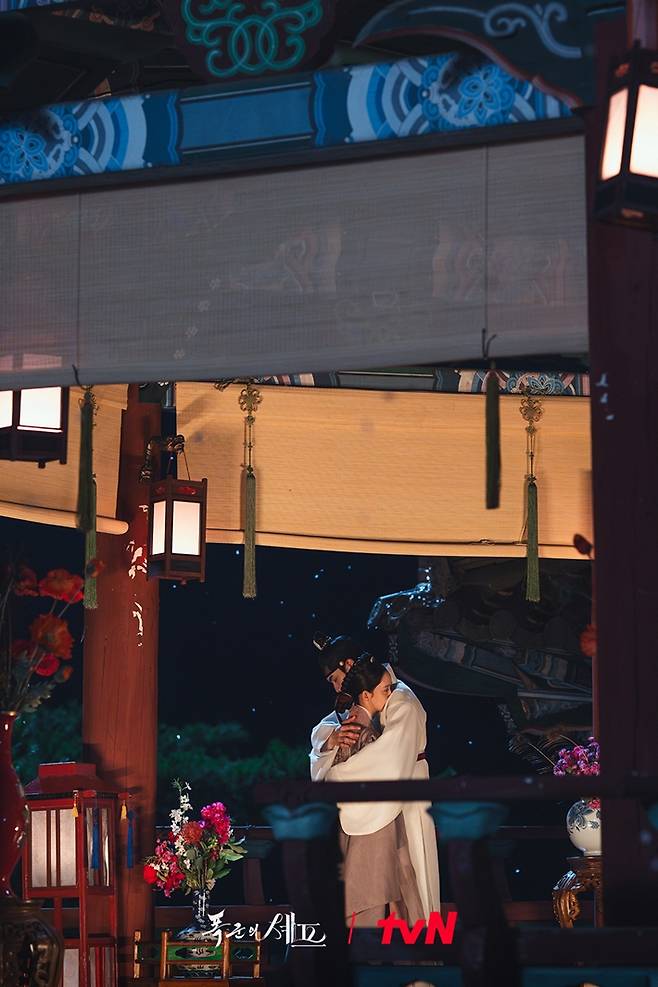 '폭군의 셰프' 10화 엔딩 장면의 배경도 4화와 마찬가지로 운영정이었다. tvN 제공