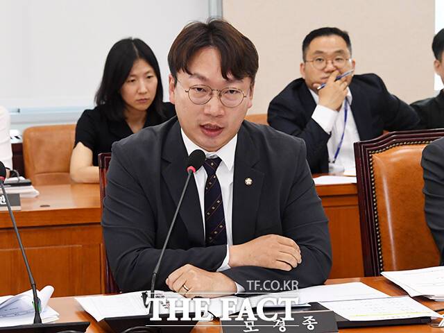 모경종 민주당 의원이 2일 이준석 개혁신당 대표와 김재섭 국민의힘 의원이 참여하는 추석맞이 스타크래프트 대회에 불참한다고 밝혔다. /배정한 기자