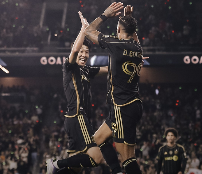 지난달 28일 세인트루이스전에서 골 세리머니를 함께 한 손흥민과 부앙가. MLS SNS