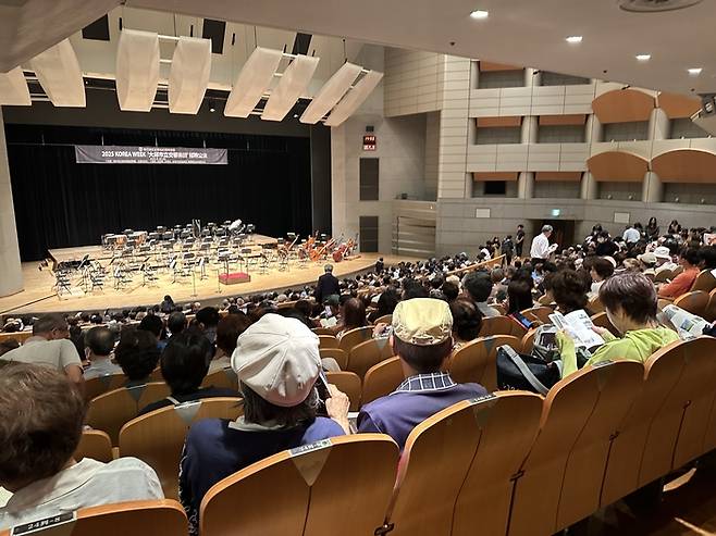 지난달 24일 대구시향 2025 코리아위크(KOREA WEEK) 초청 공연이 열린 일본 히로시마 JMS애스터플라자 대공연장 모습. 정수민기자