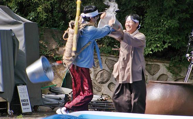 ‘런닝맨’ ‘무든램지’ 전현무의 처절한 야외 적응기