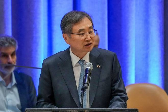 조현 외교부 장관이 지난달 25일(현지시간) 제80차 유엔총회 고위급 회기에 참석한 계기에 미국 뉴욕 유엔본부에서 열린 UN 총회의장 주최 ‘글로벌 AI 거버넌스 대화 출범 고위급회의’에 참석, 발언을 하고 있다. / 사진=뉴스1