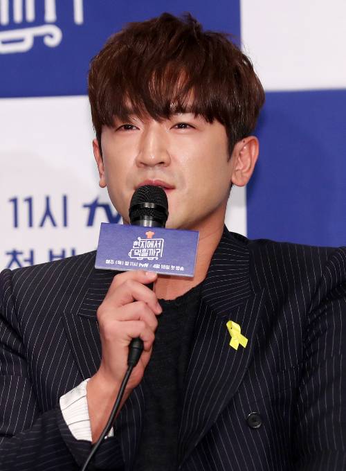 재일교포 3세 여성과 결혼을 발표한 아이돌그룹 신화 이민우가 예비신부와 전남편 사이 갈등을 고백했다. 사진은 이민우 모습. 사진은 기사 내용과 직접적인 관련이 없음./사진=머니투데이