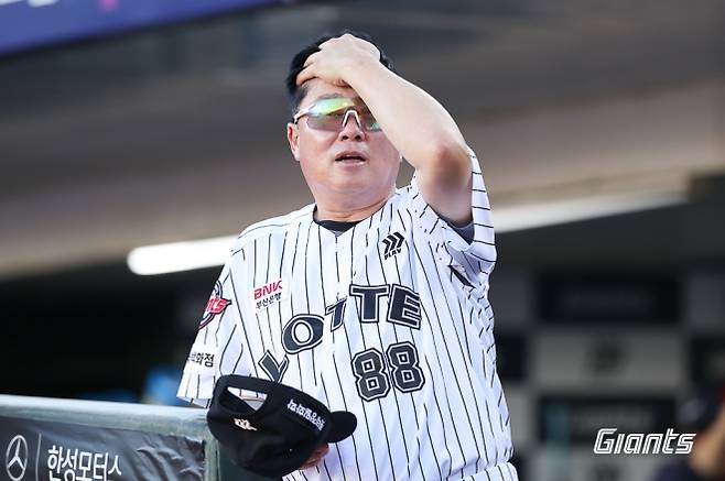 김태형 롯데 자이언츠 감독. 그에게 남은 시간은 이제 2026시즌 1년뿐이다. 롯데 구단 제공