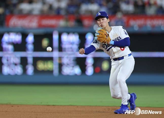 2루 수비를 하는 김혜성. /AFPBBNews=뉴스1