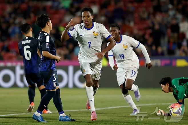 일본을 상대로 결승골을 넣은 프랑스의 루카스 미할. ⓒ AFP=뉴스1