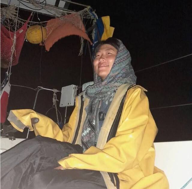 ‘가자로 향하는 천개의 마들린호’ 선단에 참여해 항해 중인 해초 활동가. 강정친구들, 개척자들 제공