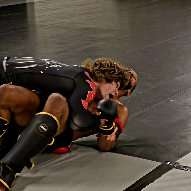 UFC 회장 주최 오디션 Contender Series 시즌8 참가자 윌리엄 마커스 리처드 커리가 2025년 12월 서울특별시 장충체육관 로드FC 미들급 타이틀매치 도전자로 챔피언 황인수의 타이틀 2차 방어전 상대로 나서는 것에 동의한 후 훈련하고 있다. 사진=Blood Sweat and Tears