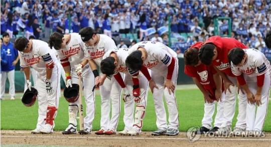 준PO 1차전 패배한 SSG / 사진=연합뉴스