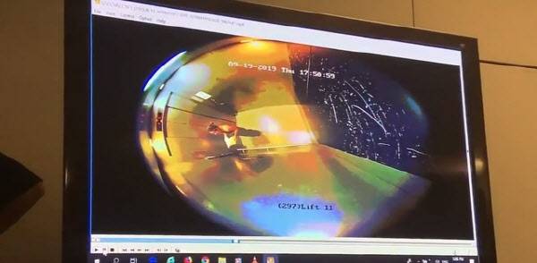 천옌린이 재학 중이던 홍콩디자인학원이 엘레베이터 폐쇄회로(CC)TV로 공개한 천옌린의 마지막 모습.(사진=뉴시스)