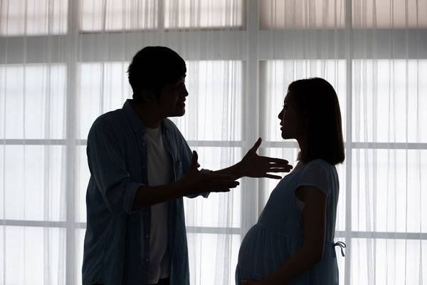 이성 간 말다툼에서 남성이 먼저 공격을 시작할 가능성이 높으며 여성은 싸움이 시작되면 남성과 비슷하게 보복하려는 경향이 두드러진다는 연구 결과가 나왔다/사진=클립아트코리아