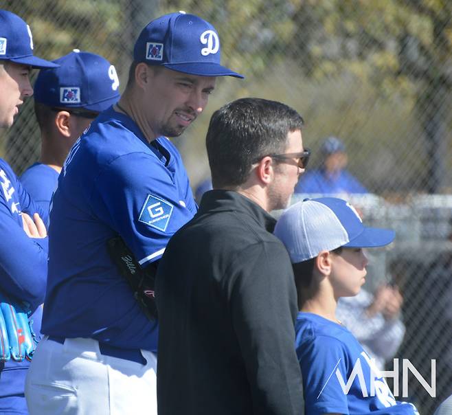 (다저스 NLCS 1차전 선발로 낙점된 블레이크 스넬(왼쪽))