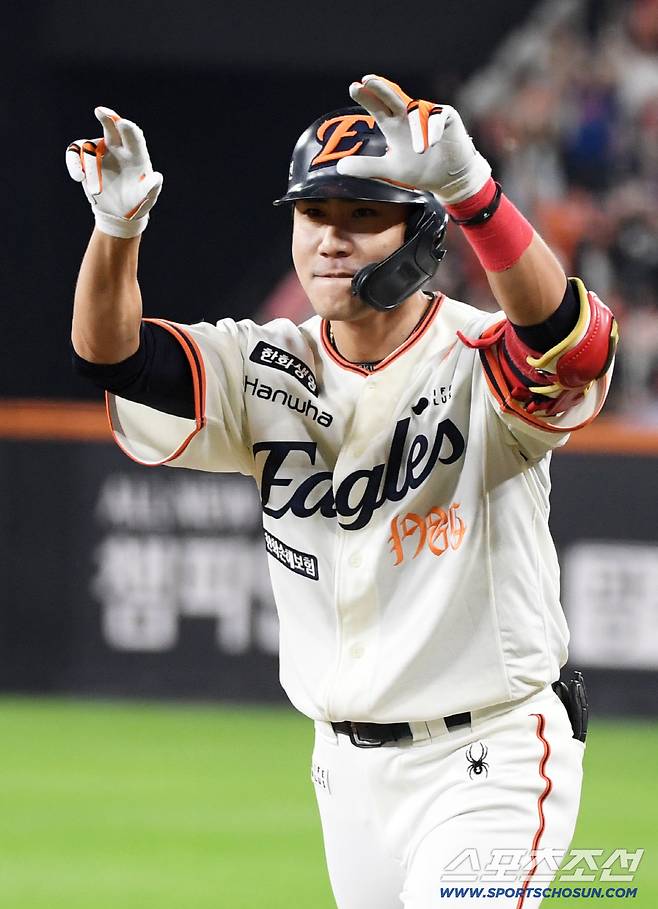 26일 대전 한화생명볼파크에서 열린 한화 이글스와 LG 트윈스의 경기. 7회말 1사 1,3루 한화 심우준이 안타를 날린 뒤 환호하고 있다. 대전=박재만 기자 pjm@sportschosun.com/2025.09.26/