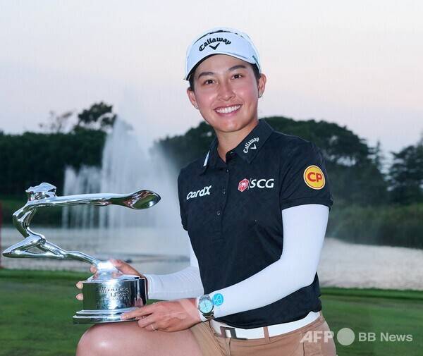 최혜진, 김아림, 윤이나, 김세영, 이소미, 신지은, 임진희, 이민지 프로, 지노 티띠꾼 등이 출전한 2025년 미국여자프로골프(LPGA) 투어 '아시안 스윙' 뷰익 LPGA 상하이 골프대회 우승을 차지한 세계랭킹 1위 지노 티띠꾼(태국). 사진제공=ⓒAFPBBNews = News1 (사진을 무단으로 사용하지 마십시오.)