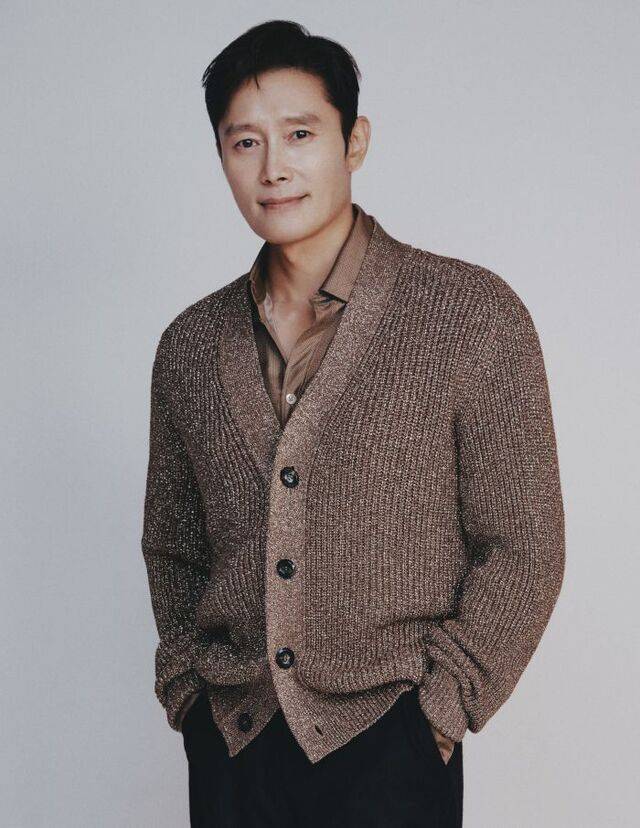 연기력에 있어 이견 없이 최고의 평가를 받는 배우 이병헌. 30여년간 연기 생활을 해 온 그는 매 작품 다른 얼굴로 관객을 만나고 있다. BH엔터테인먼트 제공