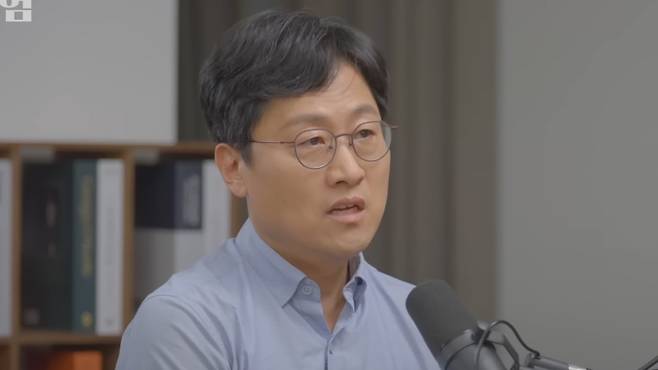 물리학과 김상욱 교수가 긴급 심혈관계 시술을 받았다고 밝혔다 | 출처: '알쓸인잡' 유튜브 채널
