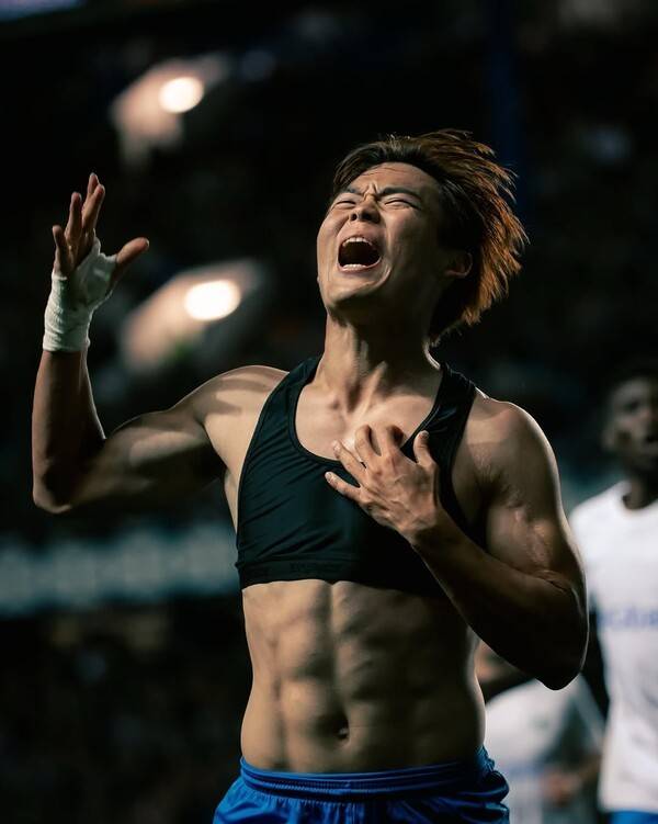 26일 스코틀랜드 글래스고에 위치한 이브록스 스타디움에서 치러진 레인저스와의 2025~26시즌 유럽축구연맹(UEFA) 유로파리그(UEL) 리그 페이즈 1차전에서 헹크의 오현규가 득점 후 포효하고 있다. /사진=헹크