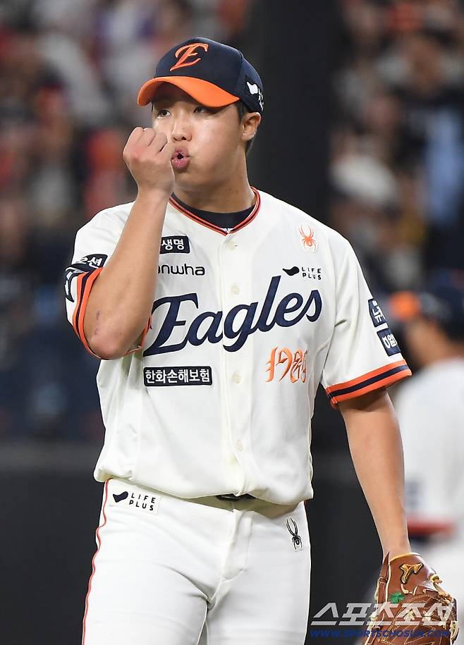 29일 대전 한화생명볼파크에서 열린 LG-한화전. 3회까지 무실점으로 호투한 정우주의 자신감 넘치는 표정. 대전=정재근 기자 cjg@sportschosun.com/2025.9.29/