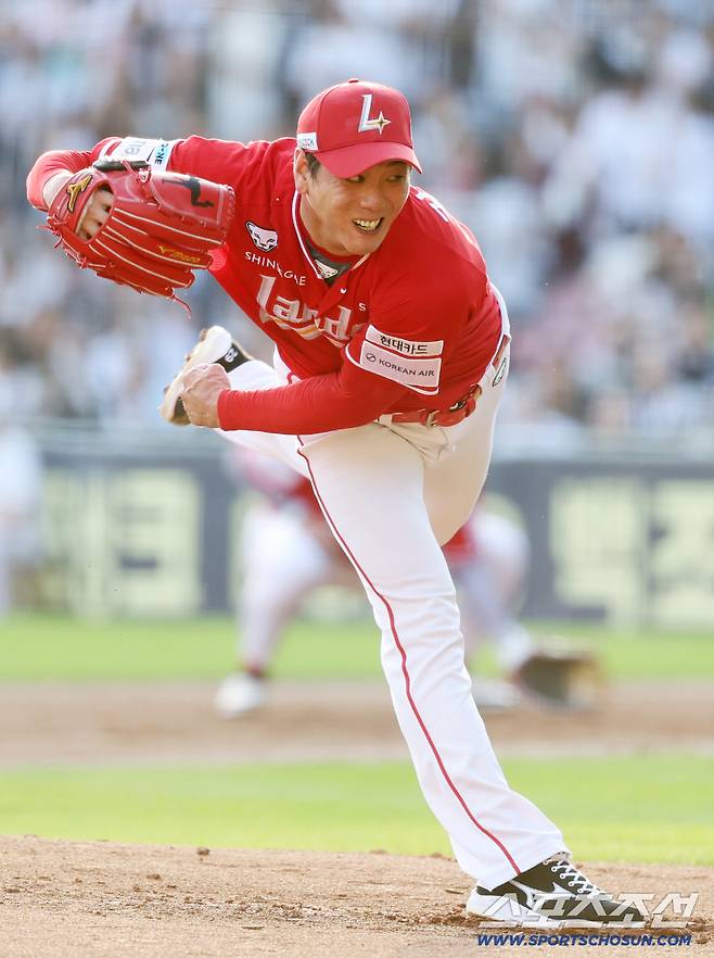 27일 서울 잠실구장에서 열린 SSG-두산전. SSG 선발투수 김광현이 투구하고 있다. 잠실=정재근 기자 cjg@sportschosun.com/2025.9.27/