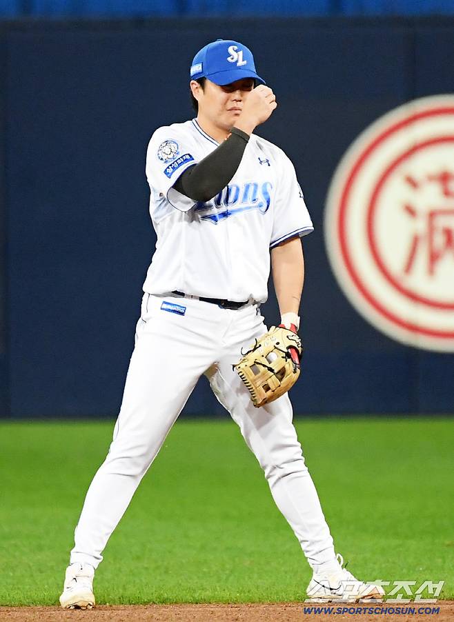 14일 대구 라이온즈파크에서 열린 삼성과 SSG의 준PO 4차전. 삼성 2루수 류지혁이 몸을 풀고 있다. 대구=박재만 기자 pjm@sportschosun.com/2025.10.14/