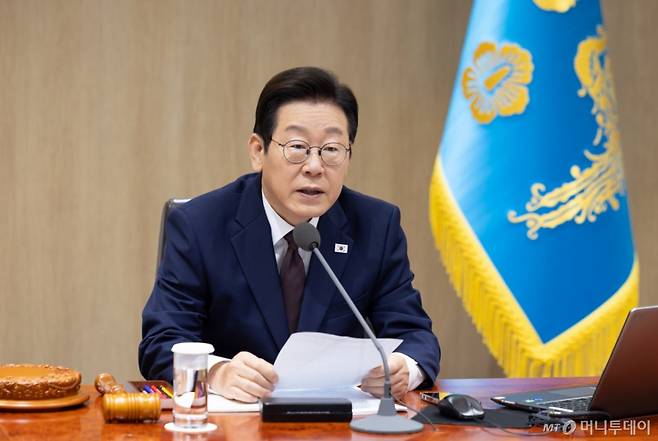 (서울=뉴스1) 허경 기자 = 이재명 대통령이 14일 서울 용산 대통령실 청사에서 열린 국무회의에서 발언하고 있다. (대통령실 제공. 재판매 및 DB 금지) 2025.10.14/뉴스1 Copyright (C) 뉴스1. All rights reserved. 무단 전재 및 재배포, AI학습 이용 금지. /사진=(서울=뉴스1) 허경 기자