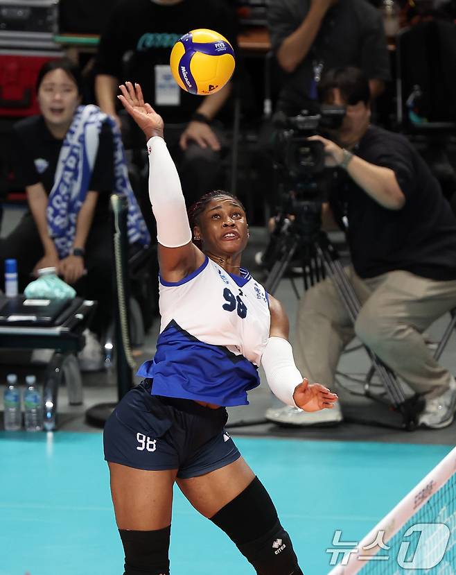 한국도로공사로 이적한 모마. / 뉴스1 DB ⓒ News1 김성진 기자