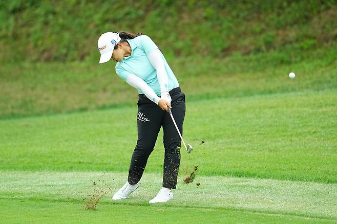 김세영이 17일 열린 BMW 레이디스 챔피언십 2025 2라운드 5번 홀에서 아이언샷을 하고 있다. 사진 | 대회조직위