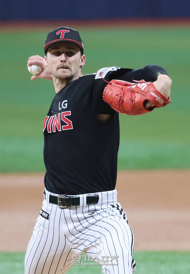 톨허스트. IS 포토