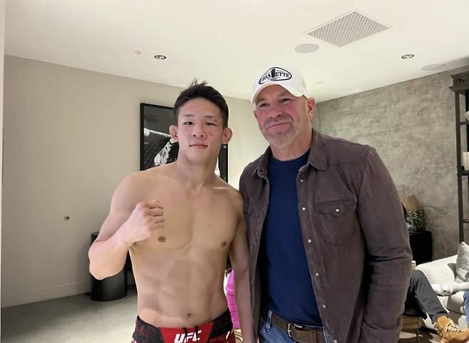 UFC 플라이급 파이터 박현성(왼쪽)과 데이나 화이트 회장. 사진=박현성 인스타그램
