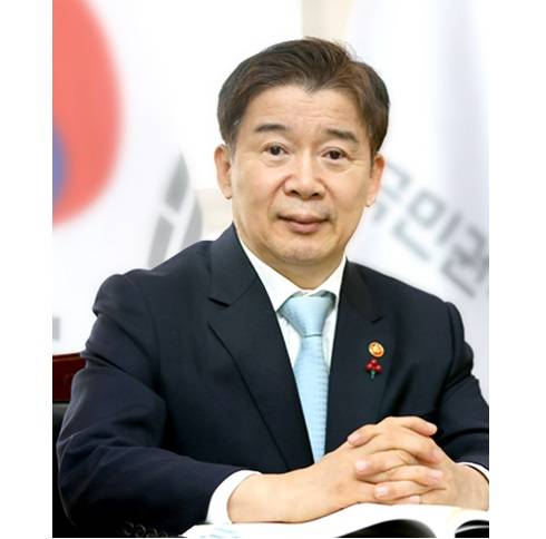 유철환 국민권익위원장