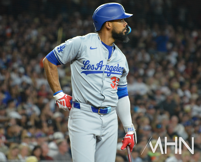 (다저스 우익수 테오스카 에르난데스)