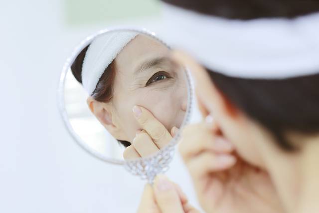 눈가, 입술, 얼굴 윤곽 등 부위마다 노화의 속도가 다르다는 연구 결과가 발표됐다. 사진은 기사의 특정 사실과 관련 없음. 클립아트코리아