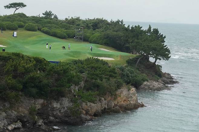 절경인 15번홀. 파인비치 골프링크스의 시그니처 홀이다.(사진=AP/뉴시스)