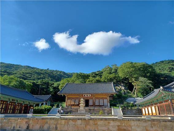 충남 예산 수덕사. 대한불교조계종사회복지재단