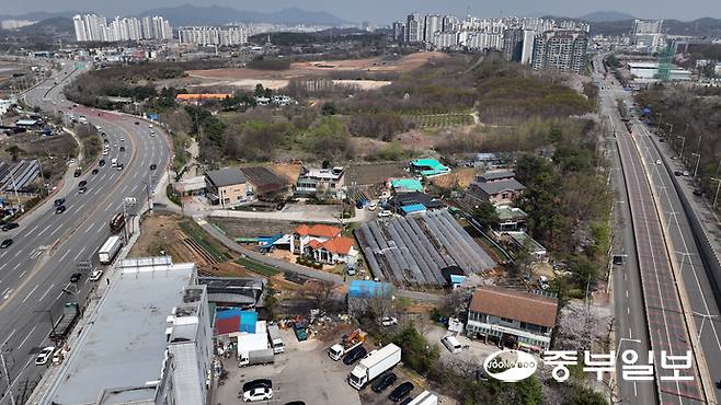 '수원 R&D 사이언스 파크' 조성 사업이 최근 행정안전부의 제3차 지방재정 중앙투자심사에서 조건부 승인을 받았다. 사진은 조성 사업이 이뤄질 권선구 입북동 일대 전경. 중부일보DB