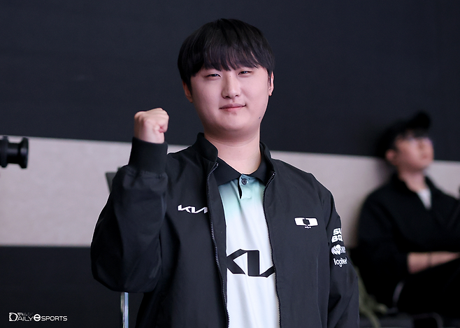 스프링 챔피언을 완파하며 8강에 진출한 '엑시토' 윤형석.