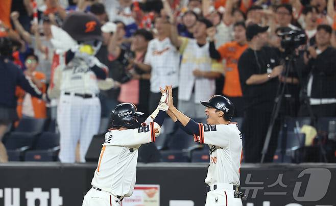 한화 이도윤(왼쪽). /뉴스1 DB ⓒ News1 김진환 기자