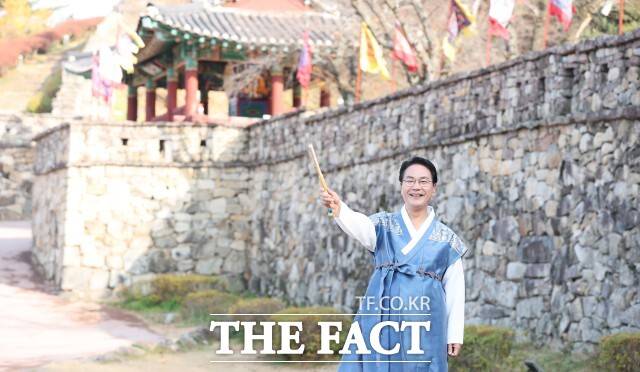 심덕섭 고창군수는 “조선시대 3대 읍성(고창, 해미, 낙안)의 가치와 자긍심을 지켜온 고창군이 전통과 현대, 군민과 관광객이 함께 어우러지는 축제의 진수를 보여드리겠다”며 “고창을 찾는 모든 분들이 고창愛 빠지고, 모양愛 물드는 잊지 못할 시간을 보내시길 바란다”고 전했다. /고창군