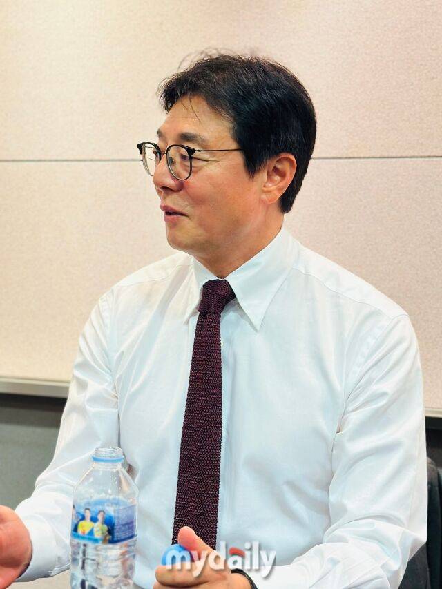 22일 서울 상암동 누리꾼스퀘어에서 진행된 ‘하나은행 K리그1 2025’ 파이널라운드 미디어데이에 참석한 황선홍 대전 하나시티즌 감독/최병진 기자