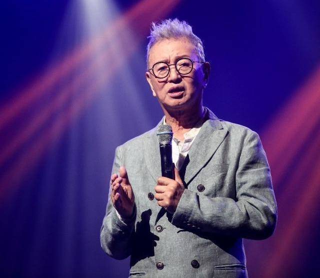 코미디언 고(故) 전유성이 '2025 대한민국 대중문화예술상'에서 옥관문화훈장을 받은 가운데, 고인이 생전 남긴 마지막 육성 인터뷰가 공개돼 먹먹함을 전했다. 가족엔터테인먼트 제공