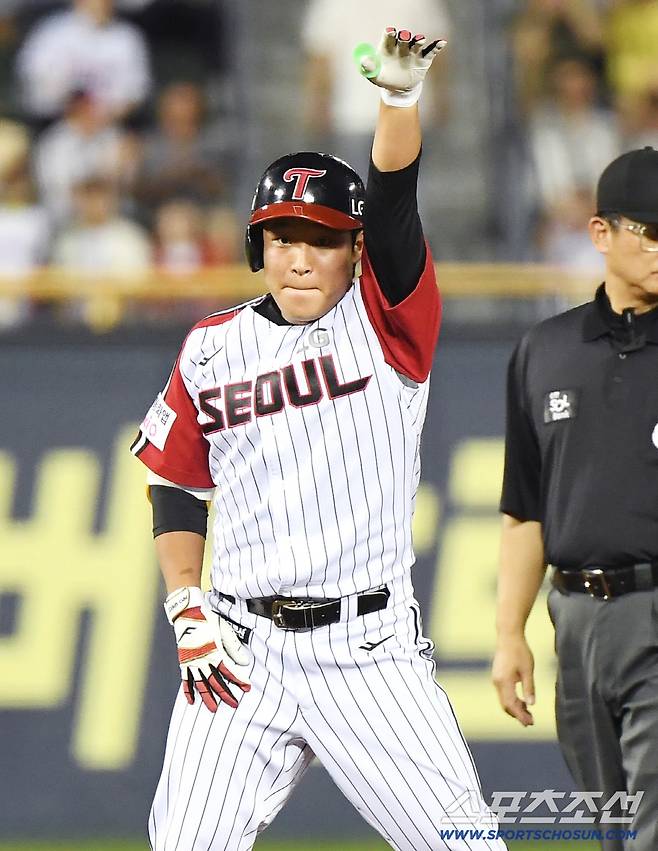 7일 서울 잠실구장에서 열린 SSG-LG전. 7회말 무사 박관우가 2루타를 친 후 기뻐하고 있다. 잠실=정재근 기자 cjg@sportschosun.com/2025.9.7/
