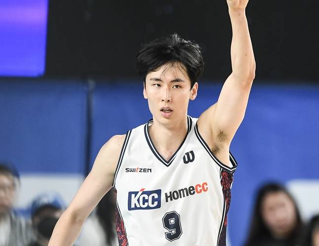 KCC에서 가장 많은 득점을 기록한 송교창. /사진=KBL